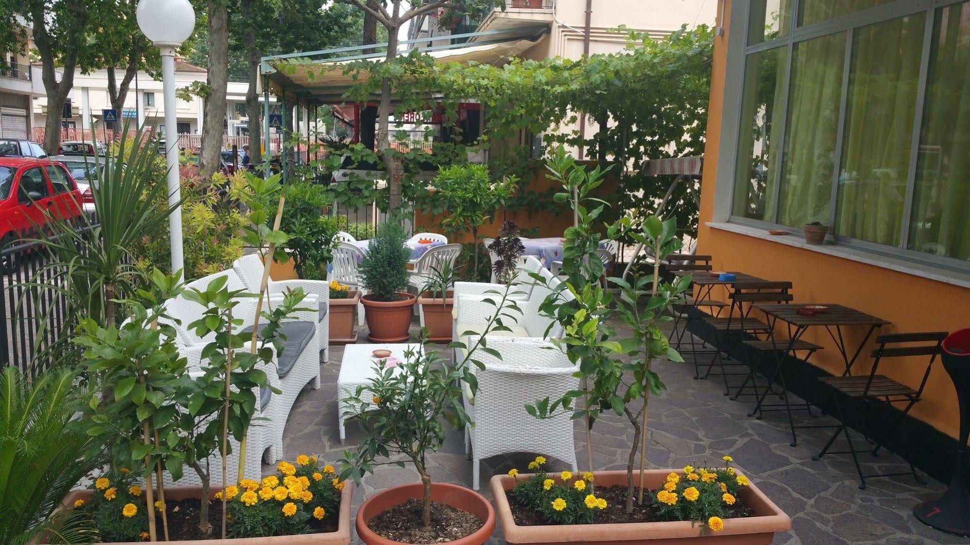Hotel Villa Lorena 리미니 외부 사진